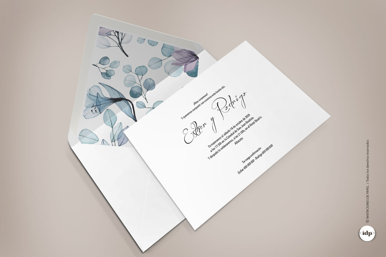 Invitaciones de boda con sobres forrados sencilla y clasica - essencial